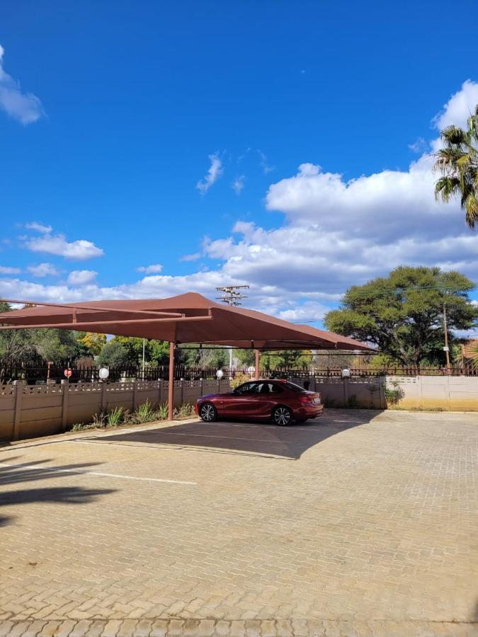 Palm Guesthouse Zeerust 外观 照片