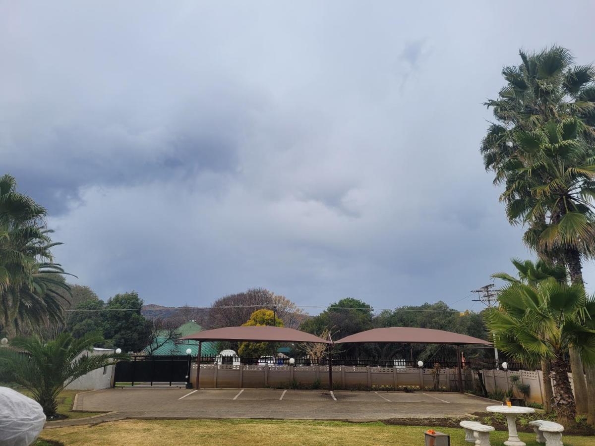 Palm Guesthouse Zeerust 外观 照片